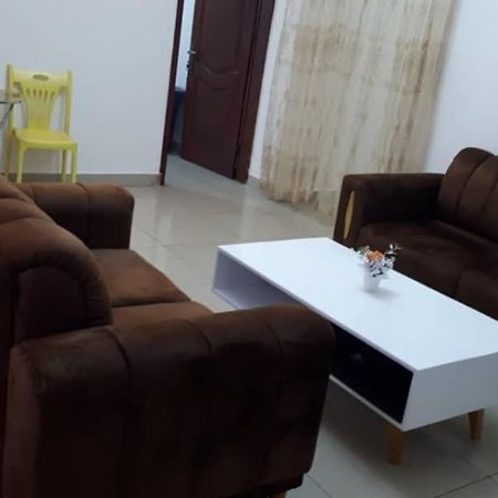 Signorile Jo 2 Apartment Yaounde Bagian luar foto