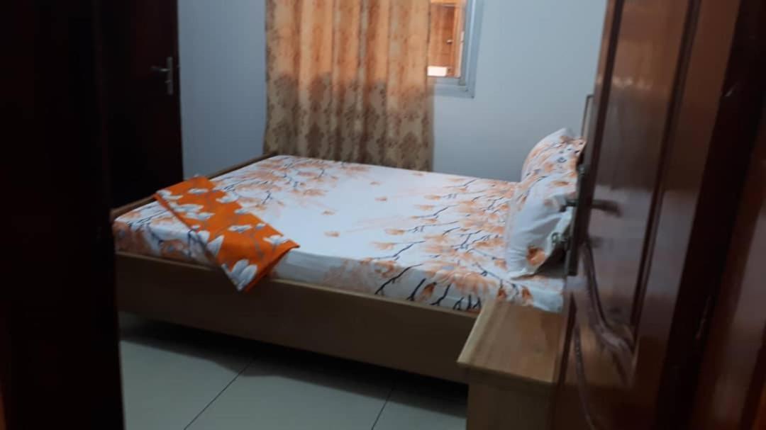 Signorile Jo 2 Apartment Yaounde Bagian luar foto